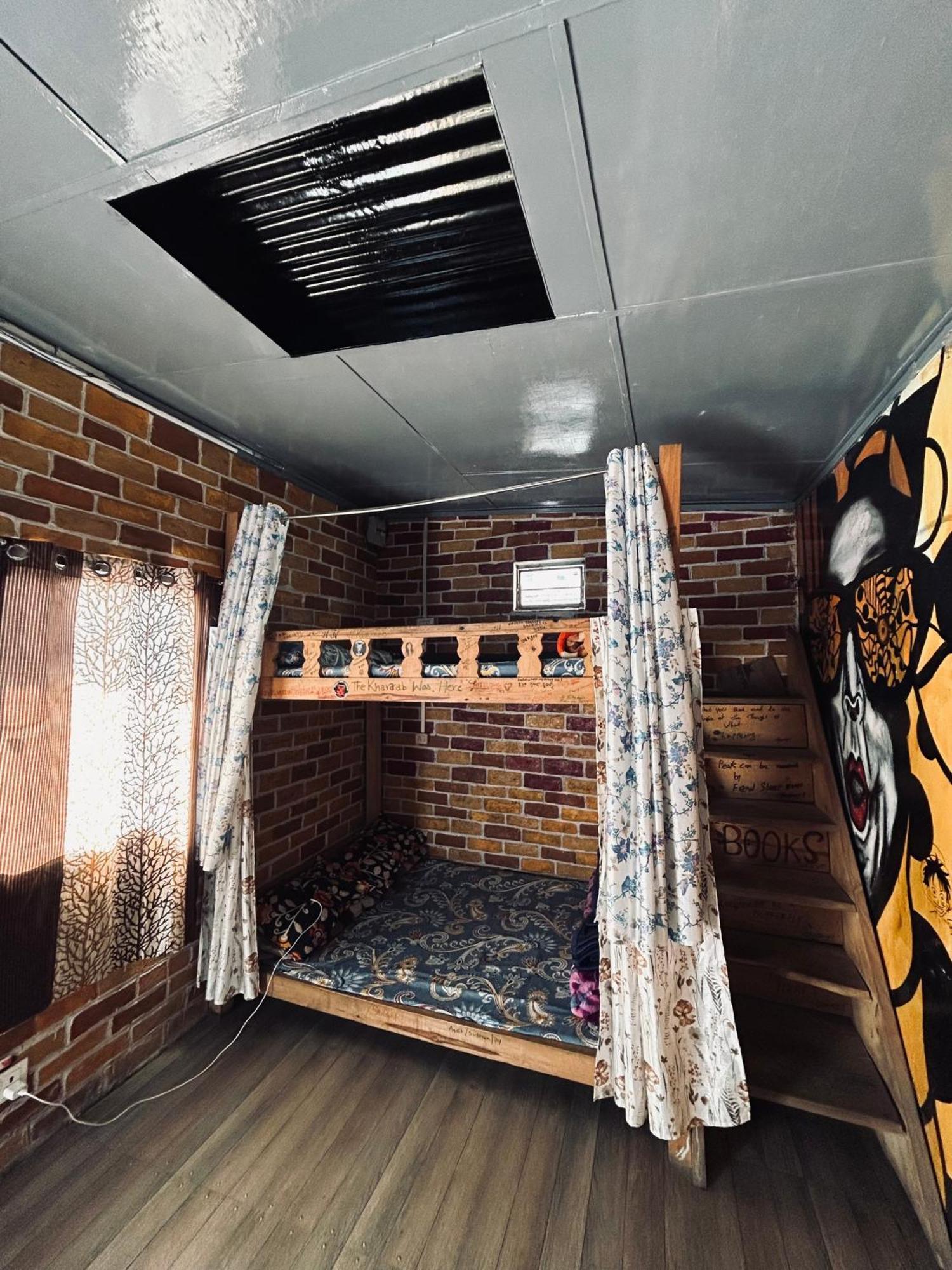Isabella Hostel Shillong Ngoại thất bức ảnh