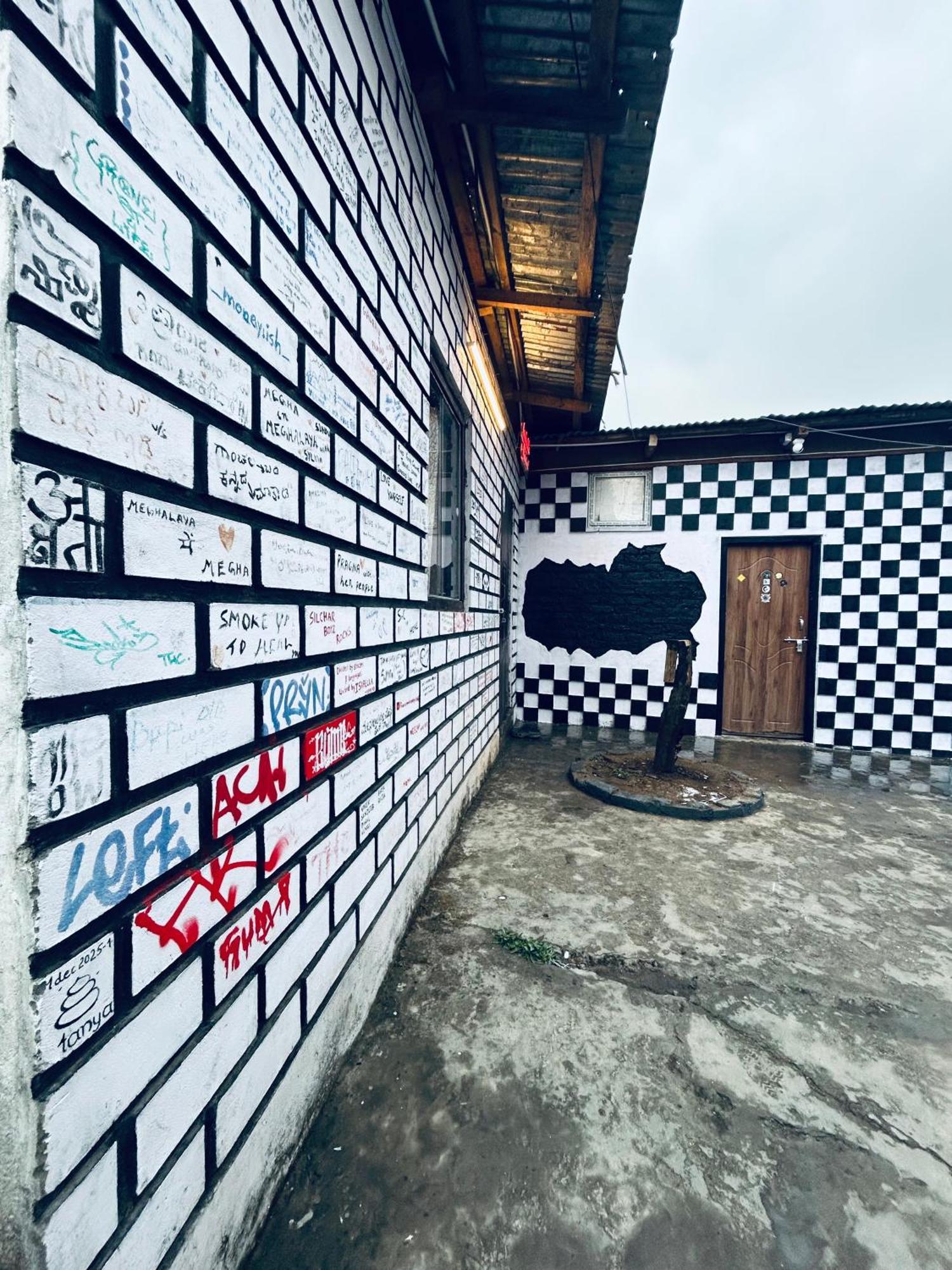 Isabella Hostel Shillong Ngoại thất bức ảnh